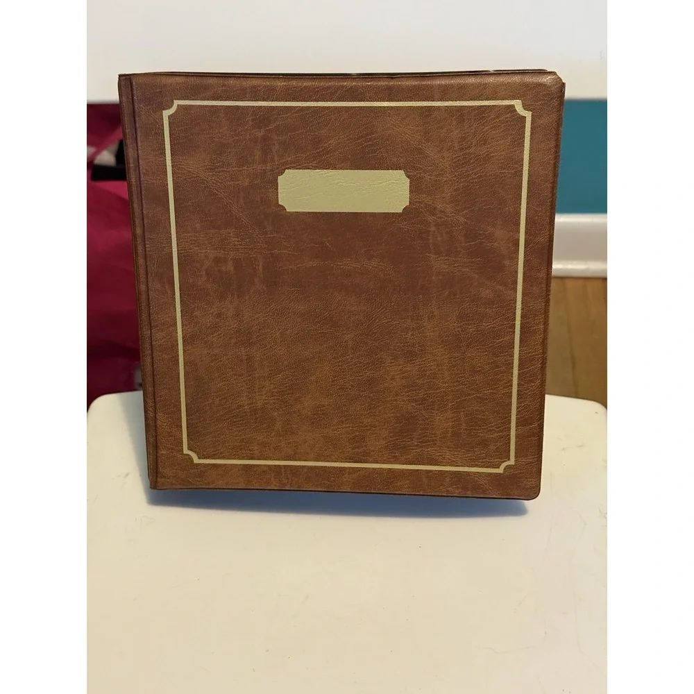 ATARI Game Cartridge Storage Holder Case - Holds 8 Comes With 8 Games